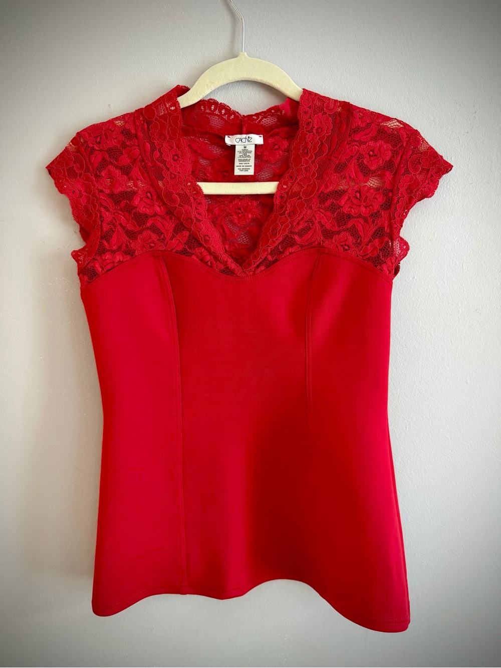 Cache Red Floral Lace Cap Sleeve Blouse Top V Neck Stretch Elegant Size M
